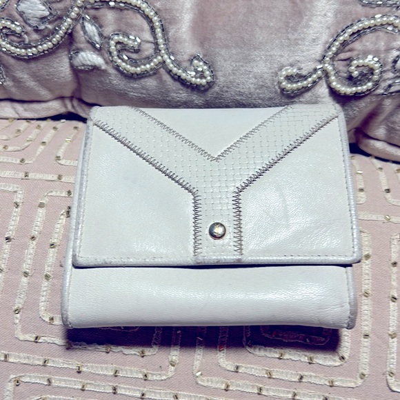 Ysl wallet cream 10 card holders 1 change - Picture 1 of 3